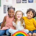 Jardín de niños requiere niñeras