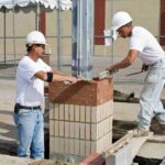 Se requiere albañiles para proyectos residenciales