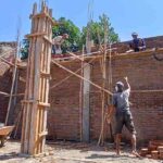 Se buscan albañiles para campamento