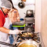 Se busca personal para apoyo en cocina rápida o parrilla