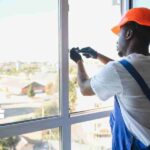 Buscamos albañiles y ayudantes para colocación de ventanas y puertas