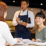 Busco meseros y personal de limpieza para cafetería