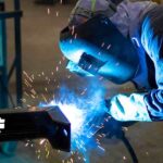 Busco soldador responsable y con experiencia para taller metalúrgico